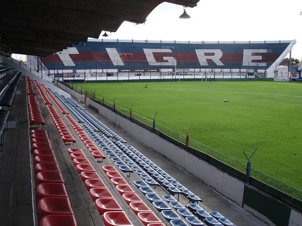 Estadio José Dellagiovanna stadium