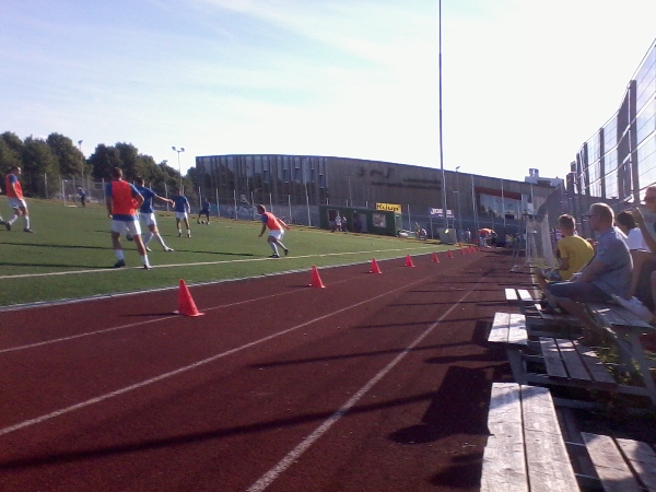 Lasnamäe Kergejõustikuhalli kunstmuruväljak stadium