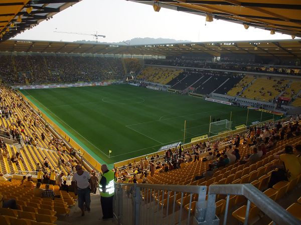 Neuer Tivoli stadium