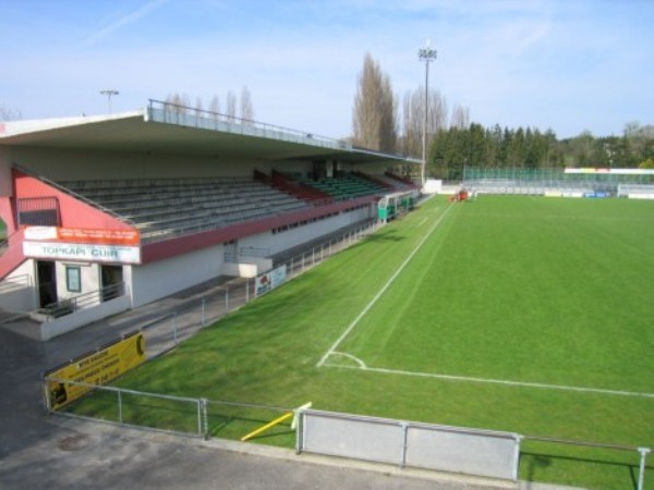 Stade des Trois-Chênes stadium